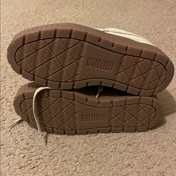 Puma Tan Sneakers with Brown Soles - Picture 4 of 5